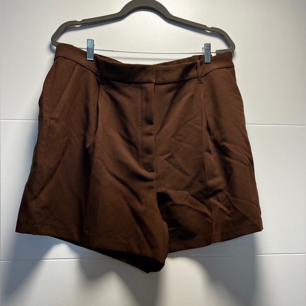 Abercrombie & Fitch High Rise Tailored Short Brown XL NWT